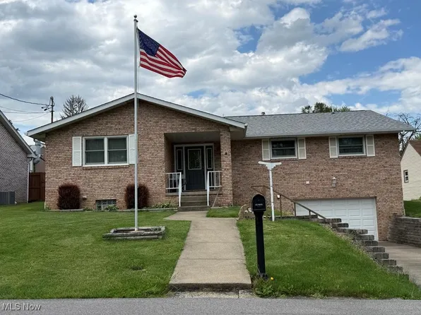 98 Angela St, Follansbee, WV 26037