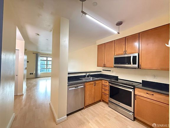 4th image of 888 7th St Unit 355