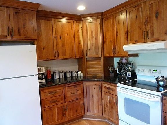 3rd image of 5752 Benford Dr