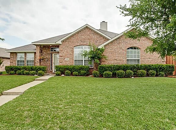 2nd image of 1824 Lake Falcon Dr
