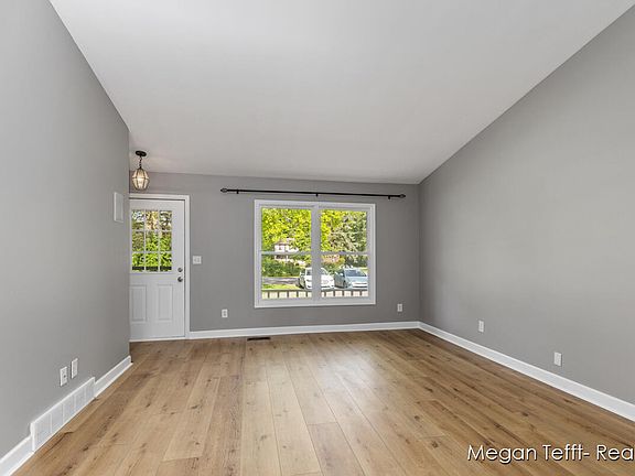 5th image of 6284 Kuttshill Dr NE