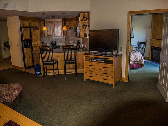 5th image of 2300 Mount Werner Cir #352