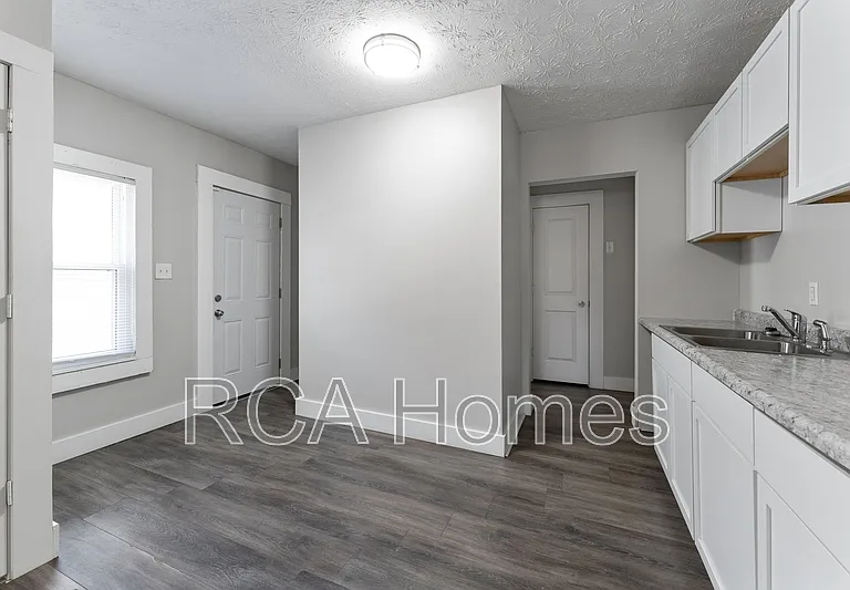 1509 S Randolph St — Photo 8