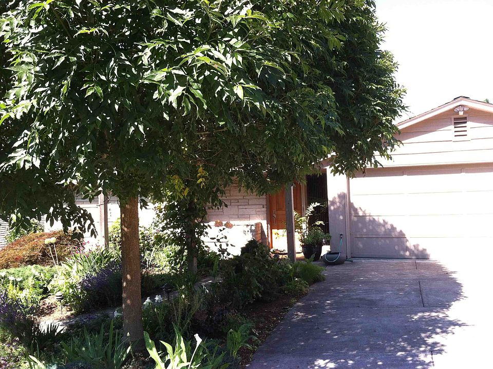 2nd image of 5533 60th Ave NE