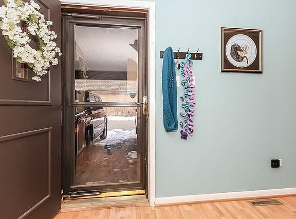 2nd image of 1945 Tanglewood Dr Unit B