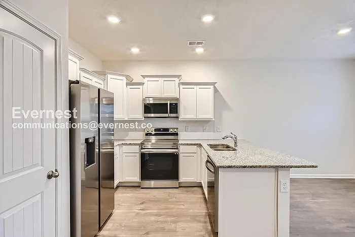 202 Ansley Way — Photo 13