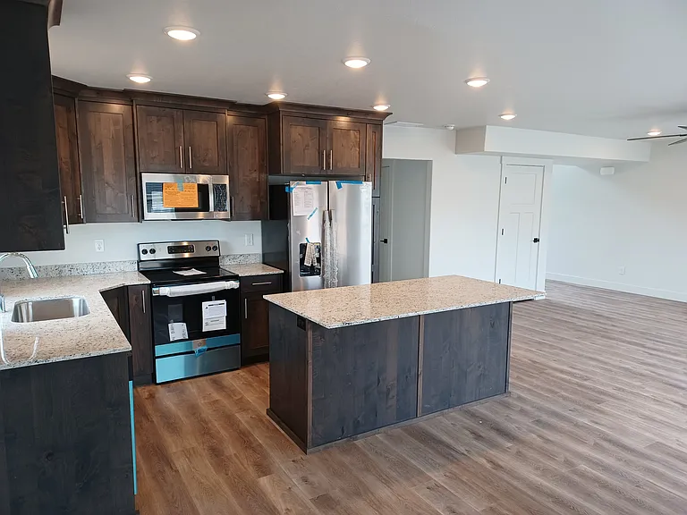 1841 N 300 W — Photo 15