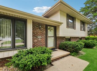 4500 73rd St, Urbandale, IA 50322