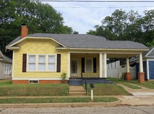 910 Cedar St, Palestine, TX