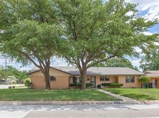 2001 Terbet Ln, Fort Worth, TX 76112