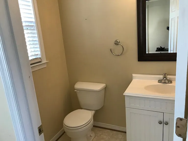 2508 Porter St — Photo 8