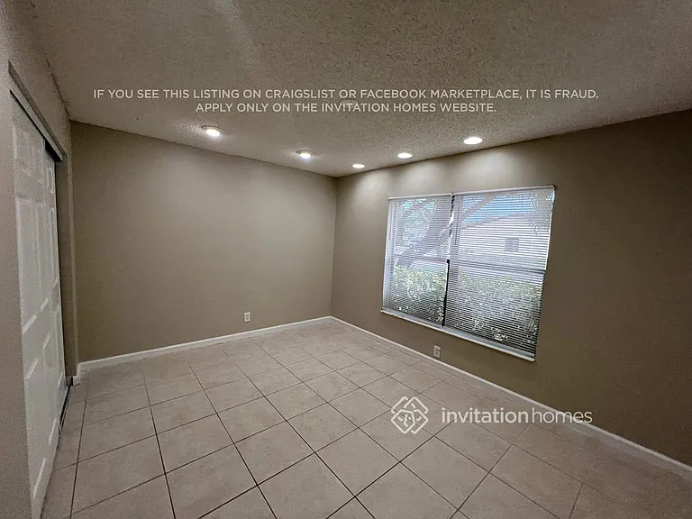 9821 NW 41st Ct — Photo 8