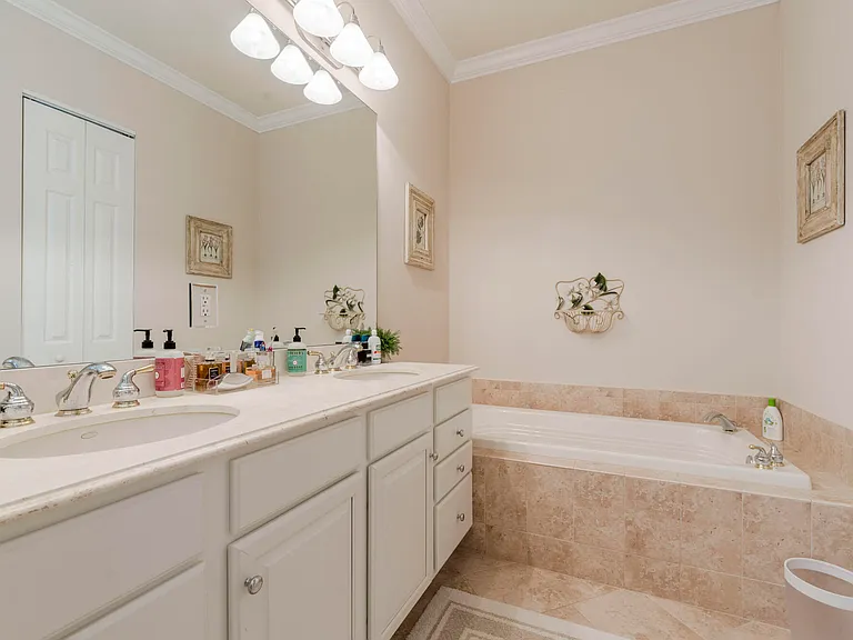106 Renaissance Dr — Photo 20