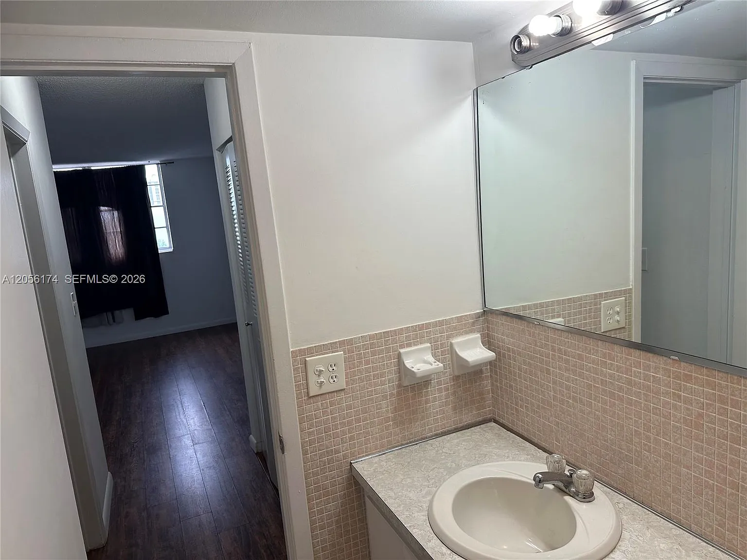 12590 NE 16th Ave — Photo 3
