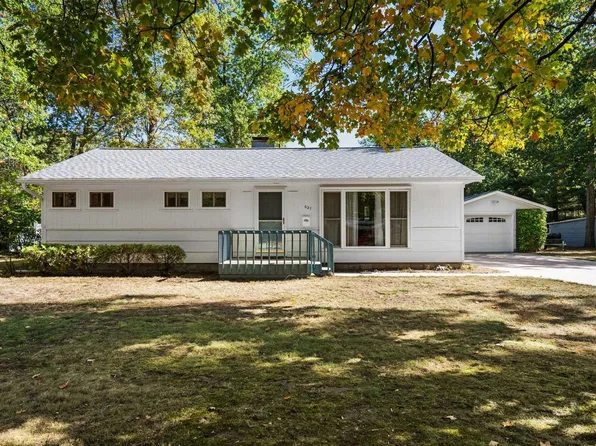 627 Terrace Dr, Traverse City, MI 49686