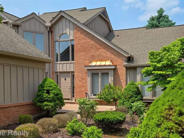 37634 Russett Dr, Farmington, MI 48331
