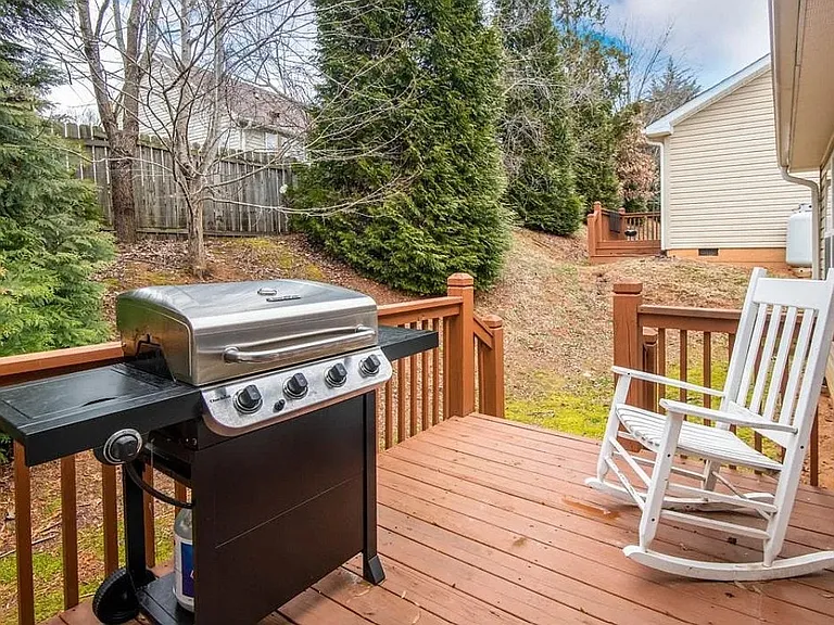 21 Kirby Rd — Photo 12