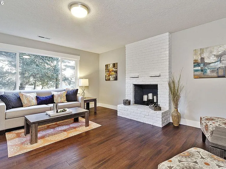 10044 SW 35th Ave — Photo 4