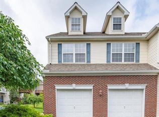 5647 Spring Ridge Dr W, Macungie, PA 18062