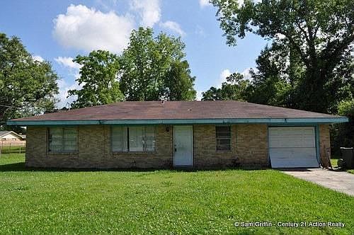 1st image of 3209 Camellia Ave