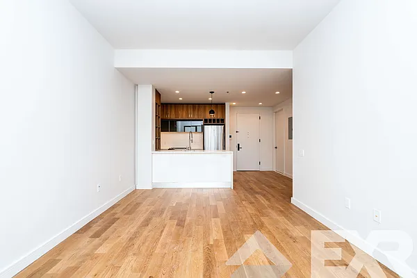 Rented by EXR | media 64