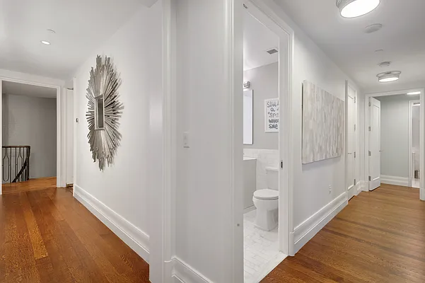 Rented by R New York | media 22