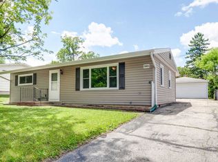5805 Bunny Ave, McHenry, IL 60051