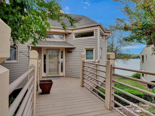 14043 Queens Harbor Rd, Charlotte, NC 28278