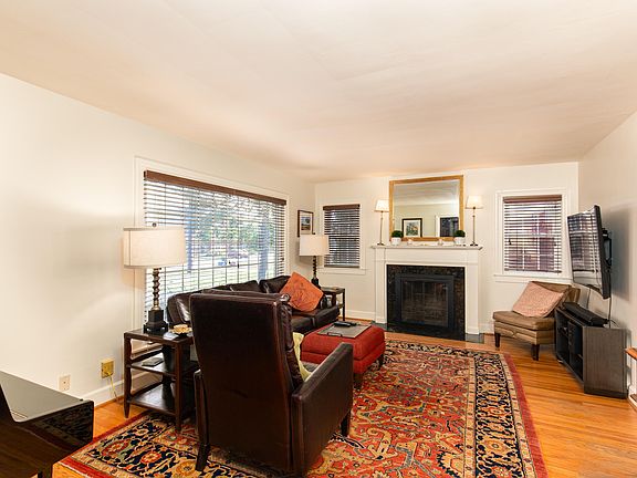 4th image of 306 Browns Ln