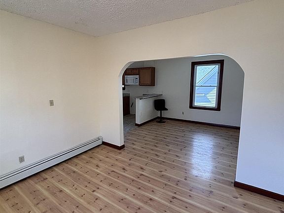 3rd image of 569 Main St #2