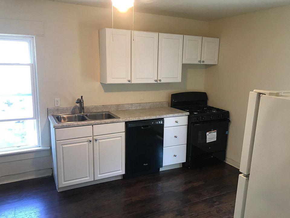 Newly remodeled kitchen with dishwasher and new gas stove