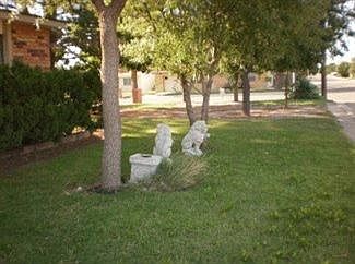 4th image of 602 N Cedar Ave