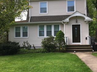 156 Columbus Dr, Tenafly, NJ 07670