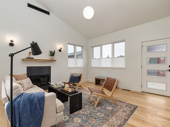 4th image of 1227 Basecamp Dr Unit B