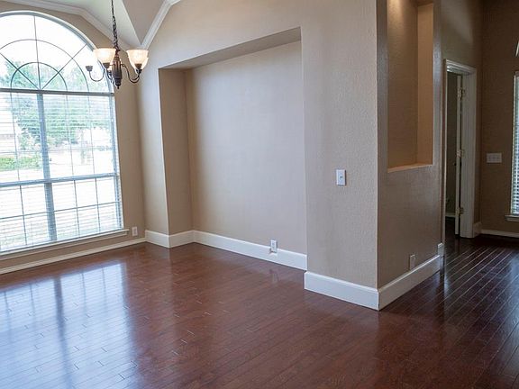 3rd image of 6699 Fairlawn Dr