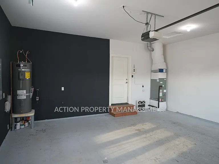 103 E Cobblestone Ln — Photo 37