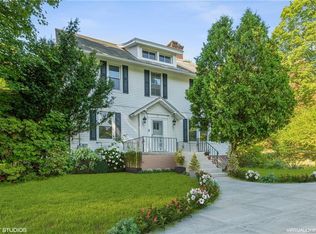 1 Round Hill Rd, Monroe, NY 10950