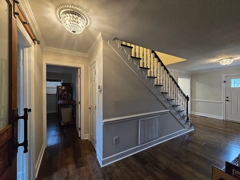 409 N Fulton St — Photo 11