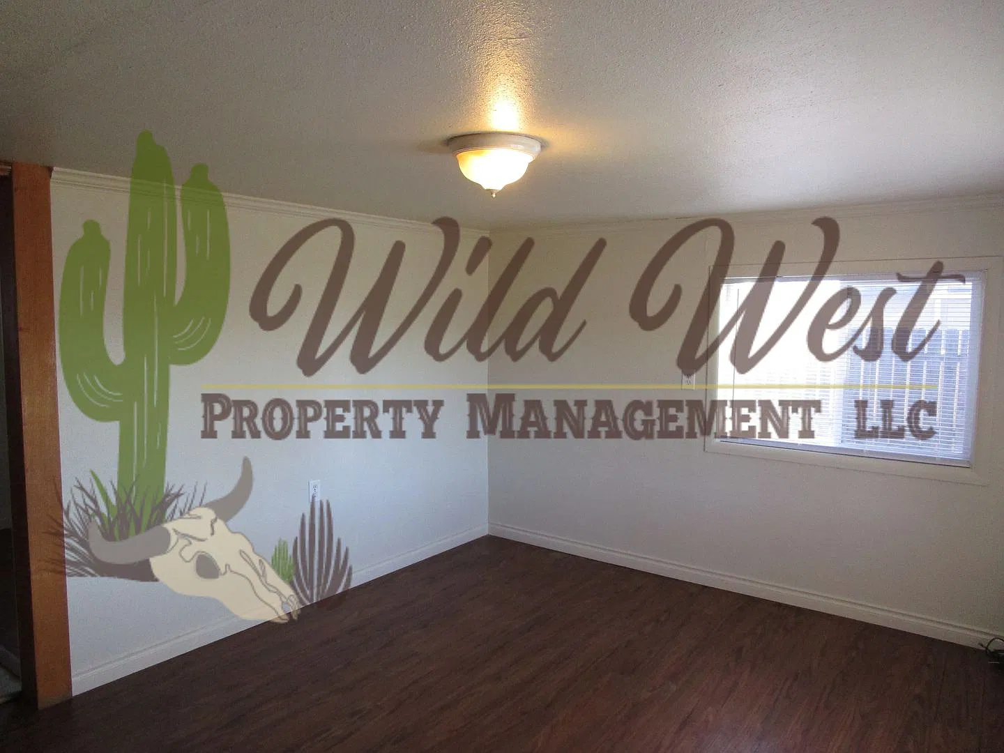 2 Bedroom Home with Large Yard - Garbage Service Included! - Available Mid-November — Photo 2