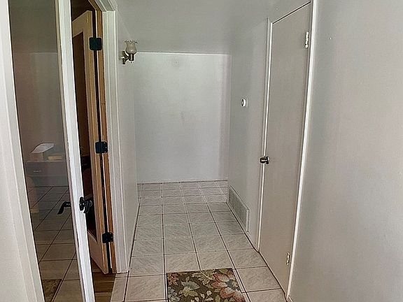 5th image of 3208 Woodland Cir