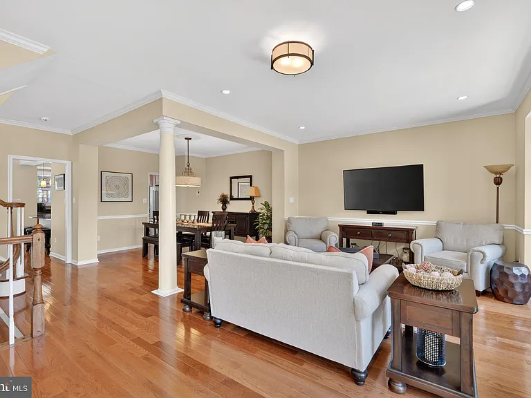 6635 Dunwich Way — Photo 5