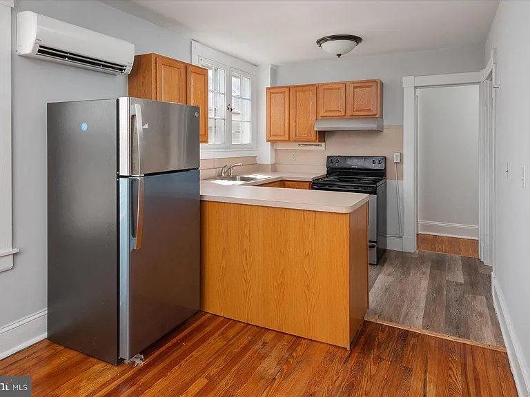 104 Maple Ave #3 — Photo 6