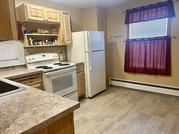 4th image of 2021 6th Ave #A
