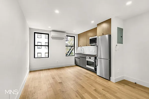 Rented by MNS Marketing | media 2