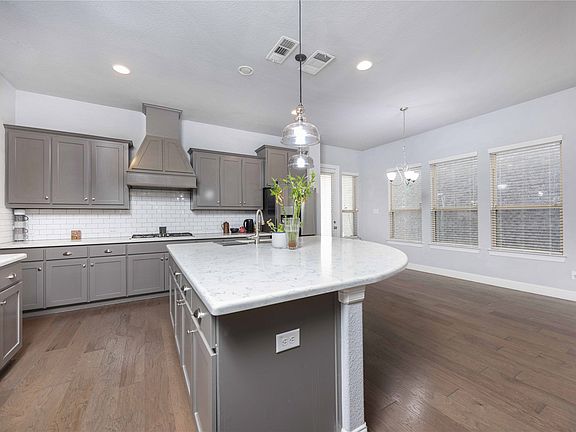 5th image of 12533 Akenside Rd