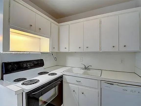 2200 NE 66th St #1401 — Photo 10