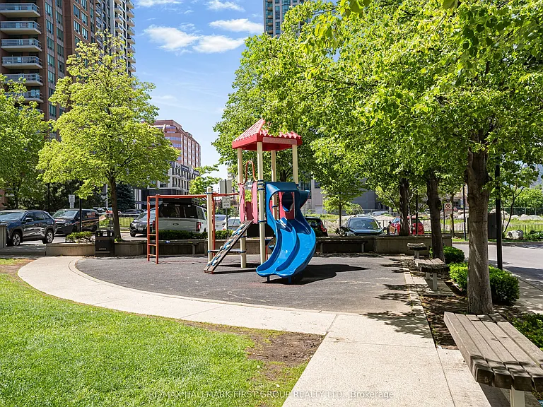 33 Elm Dr W #305 — Photo 20