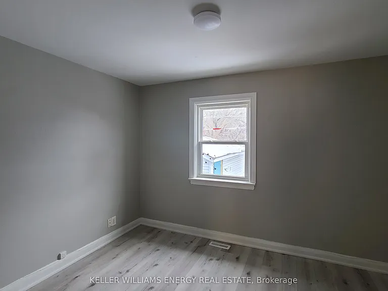 201 Celina St #UPPER — Photo 15