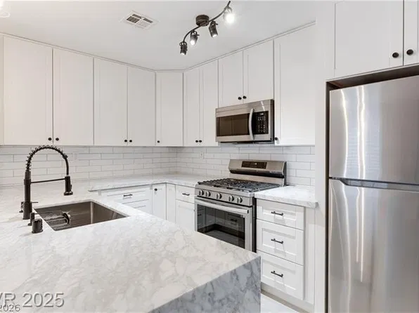 2629 S Durango Dr APT 202, Las Vegas, NV 89117