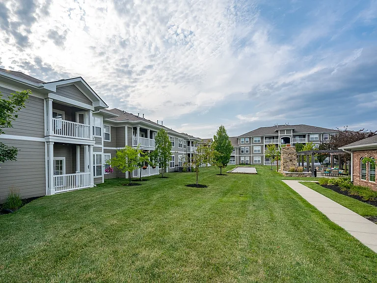 Maple Knoll Apartments — Photo 23